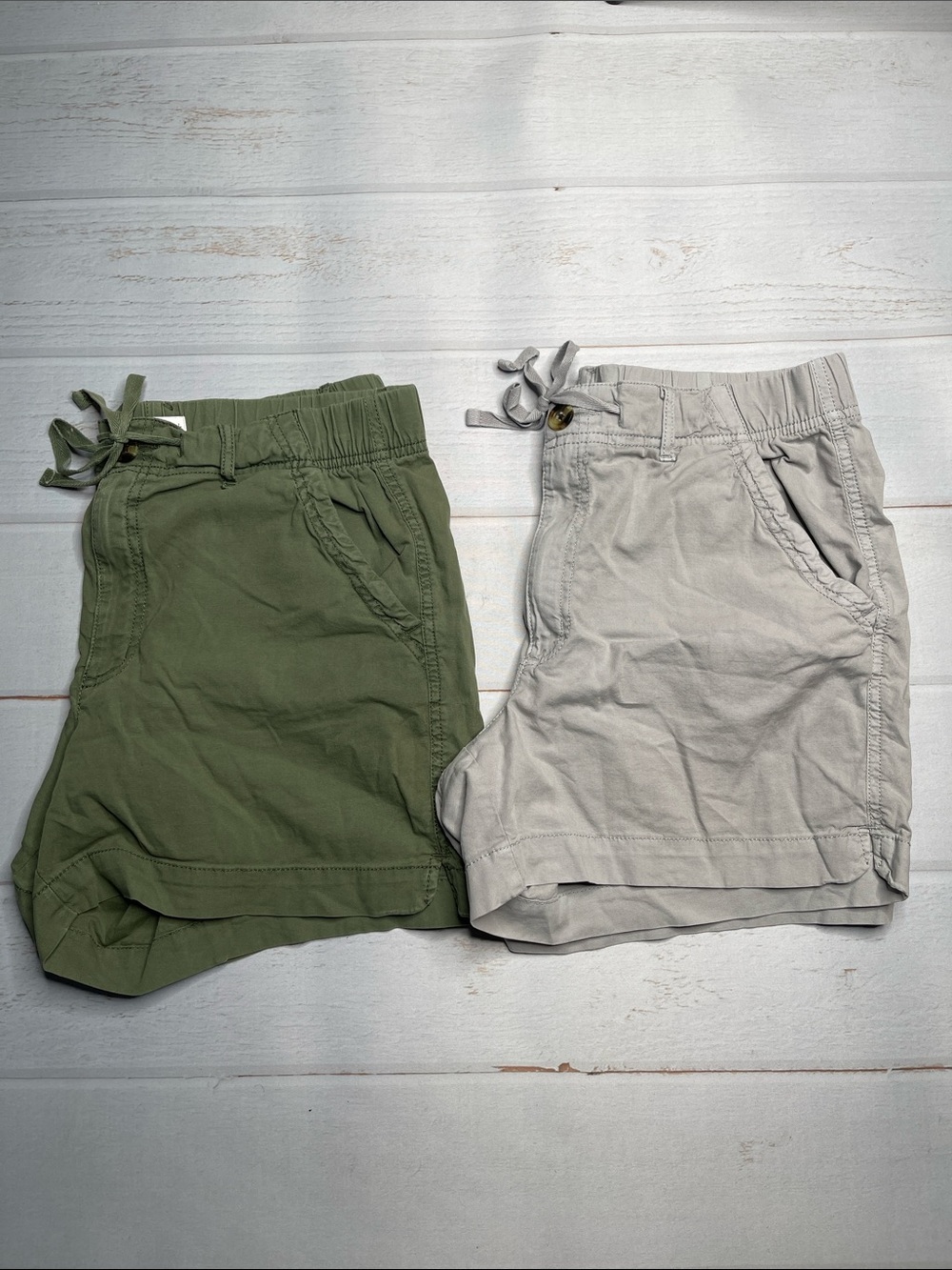 Sonoma Shorts Bundle Large Sage Green Light Gray Elastic Waist Drawstring Comfy